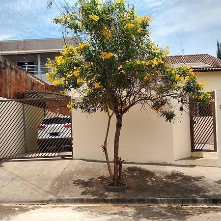 Bela Casa Com Churrasqueira E Estacionamento Villa Olimpia Luaran gambar