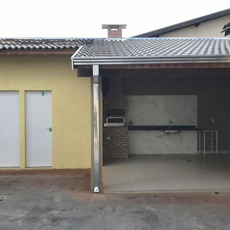 Bela Casa Com Churrasqueira E Estacionamento Villa Olimpia Luaran gambar