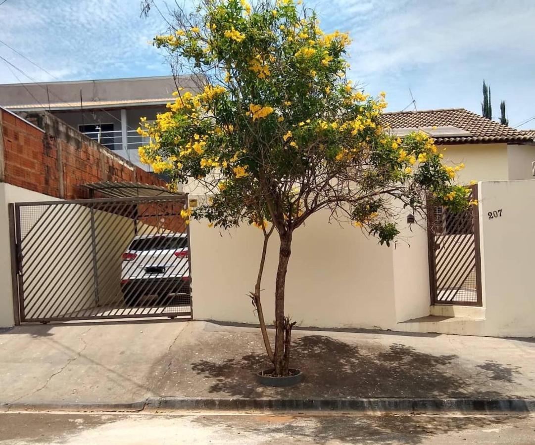 Bela Casa Com Churrasqueira E Estacionamento Villa Olimpia Luaran gambar